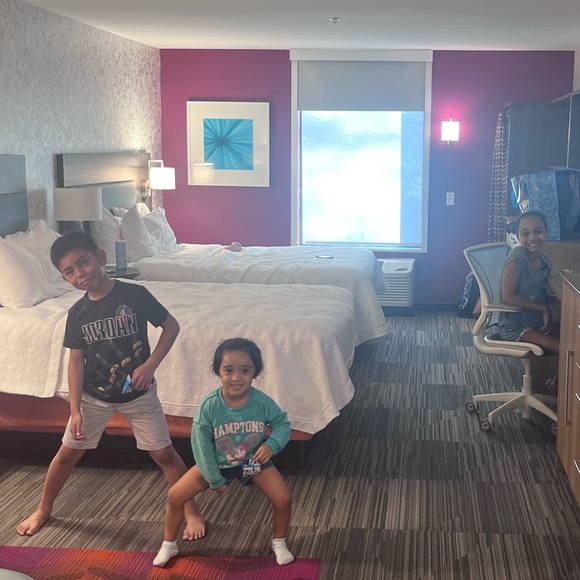 Meet your Posher, Johnelle - Picture 2 of 3